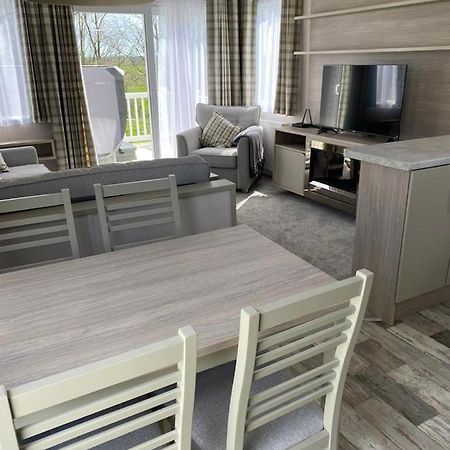 סנט אוסטל Luxury Holiday Home Sleeps 6 Pet Friendly מראה חיצוני תמונה